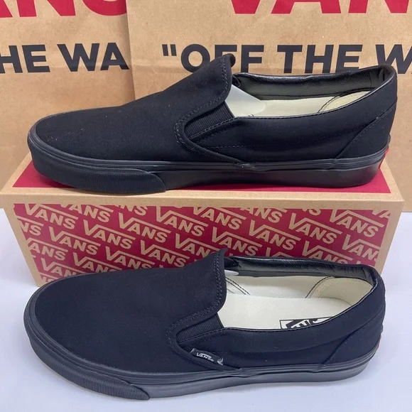 Vans Men's Classic Black Slip-On Sneakers
Black/Black
VN000EYEBKA - Picture 12 of 16